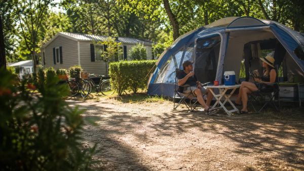 Comment dénicher un camping économique en Charente-Maritime