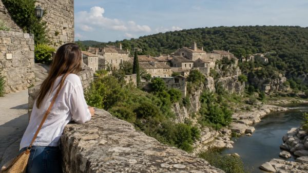 Que faire à Balazuc en Ardèche : activités et visites incontournables